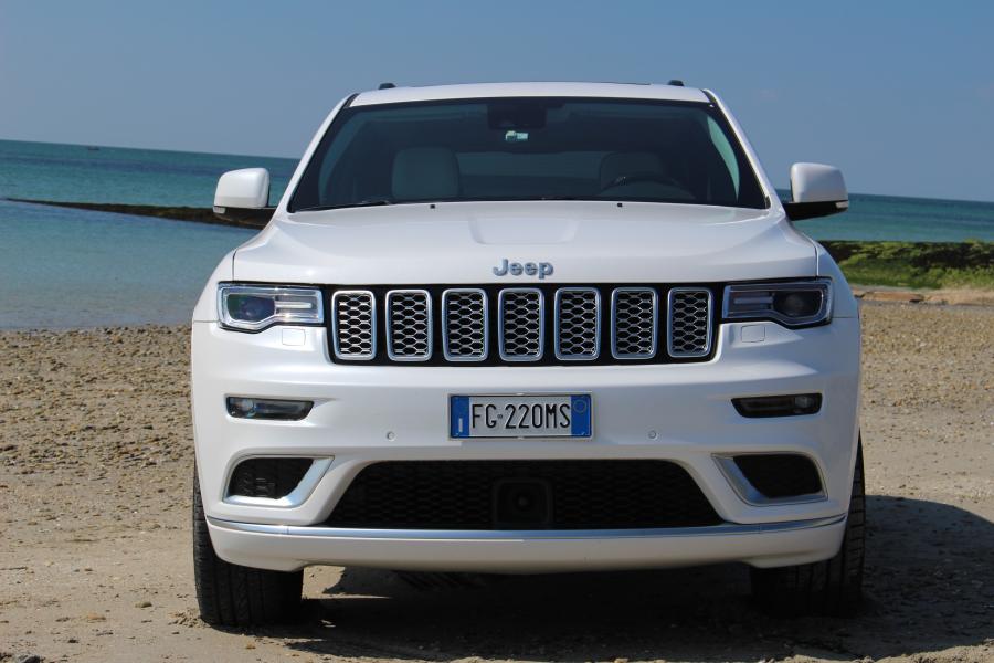  Jeep Grand Cherokee Summit 2016 года  (WW) (фото 17 из 28)
